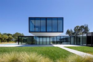 قصر من زجاج