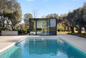 قصر من زجاج